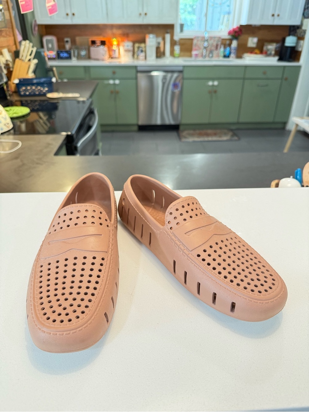 Men’s Floafers Tan Size 8!